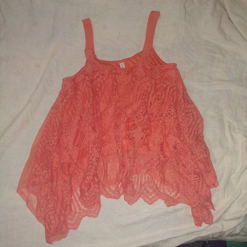 Xhileration pinkish orange/peach flowy lace design tank top